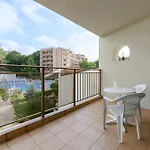酒店 Madara Park 4*