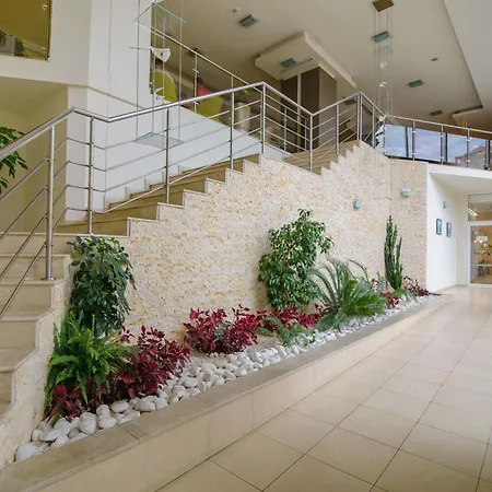 Madara Park Golden Sands