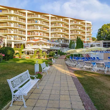 Готель Madara Park 4*