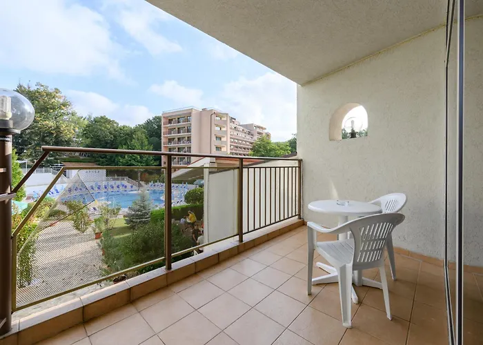 Ξενοδοχείο Madara Park 4*